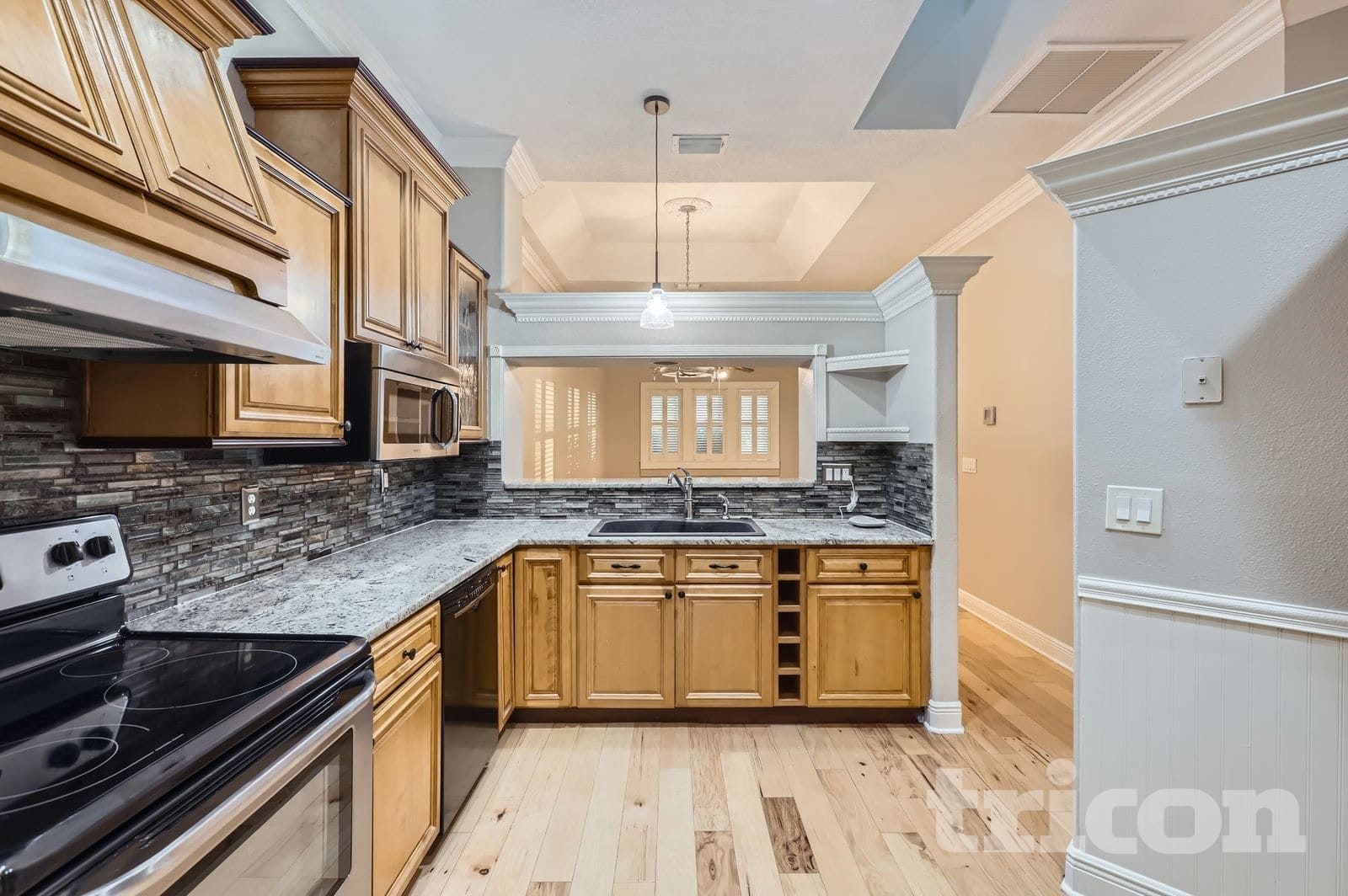 Building Photo - 1668 Woodland Dr