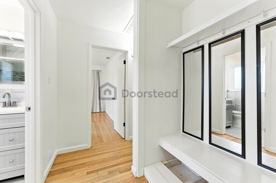 Building Photo - 4533 Utah Dr
