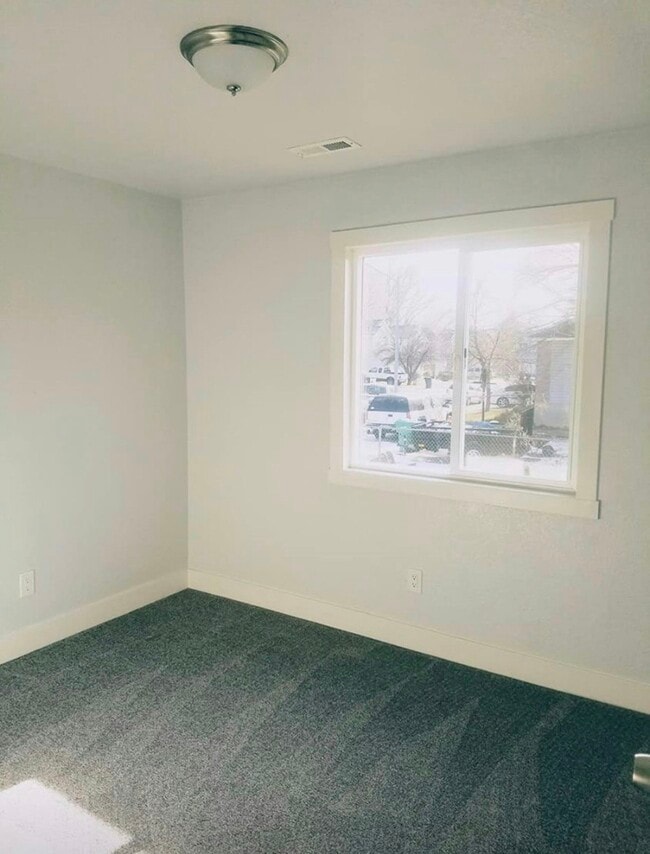 Building Photo - 613 N 1100 West St