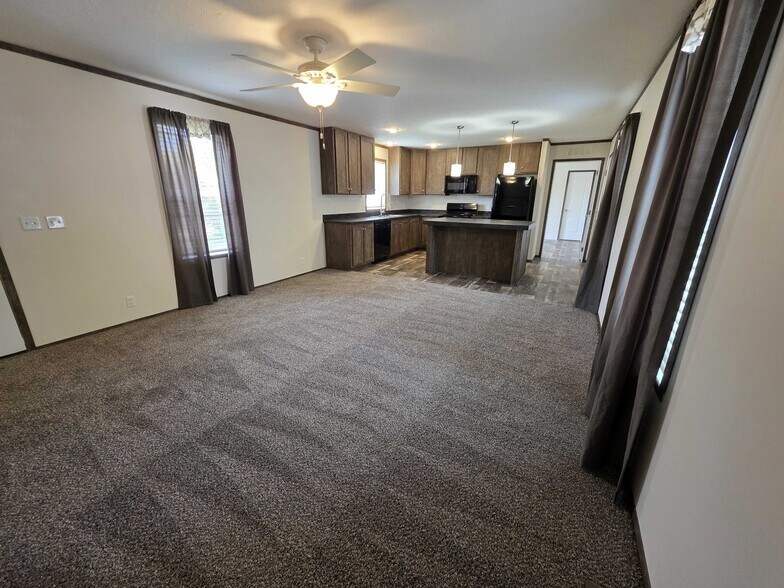 Building Photo - 3648 Chestnut St