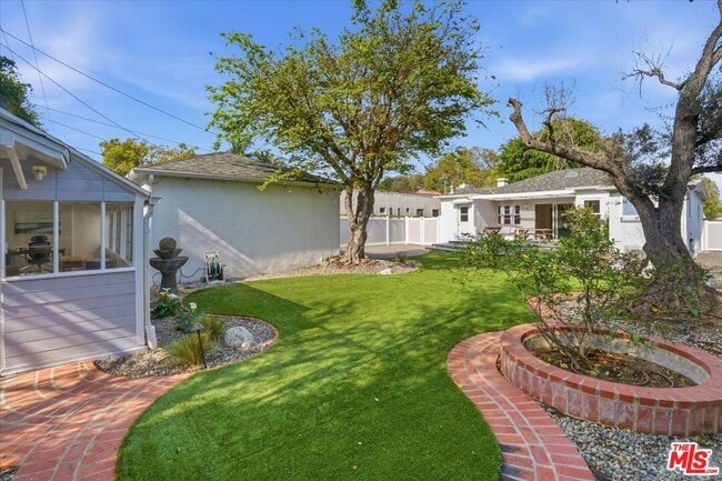 Building Photo - 2317 Veteran Ave