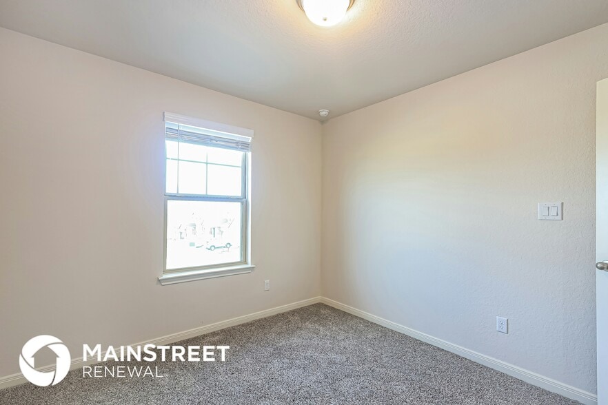 Building Photo - 1402 Arcadian Lily