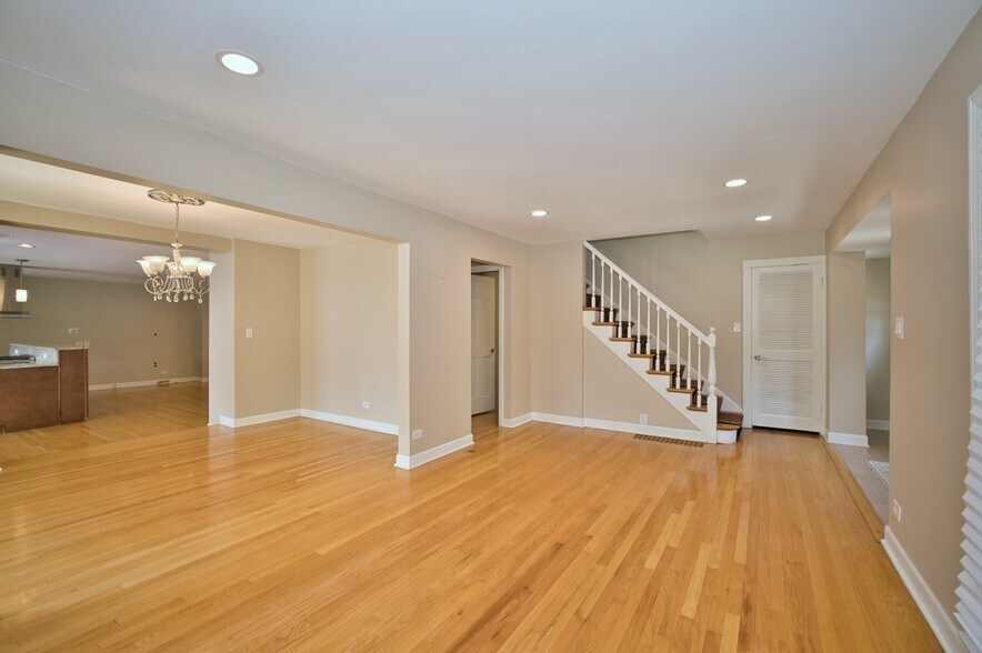 Building Photo - 6700 N Monticello Ave
