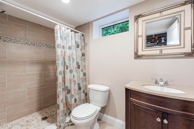 Building Photo - 16 Cypress Ave