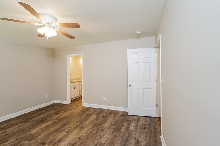 Building Photo - 160 Willowridge Ln