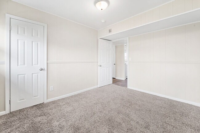 Building Photo - 14621 Agnes St