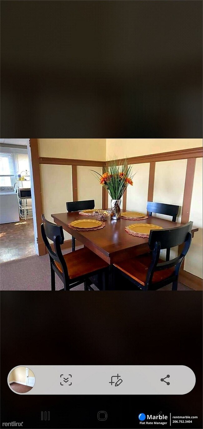 Building Photo - 3 br, 1 bath House - 1451 Montcalm St