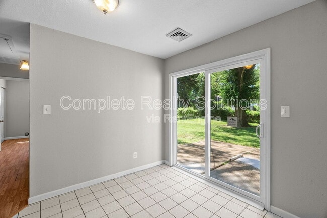 Building Photo - 1144 Northdale Ave