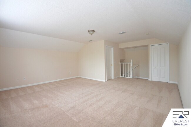 Building Photo - 40 Persimmon Dr