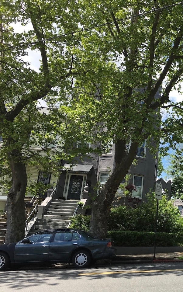 Building Photo - 39 Summit Ave