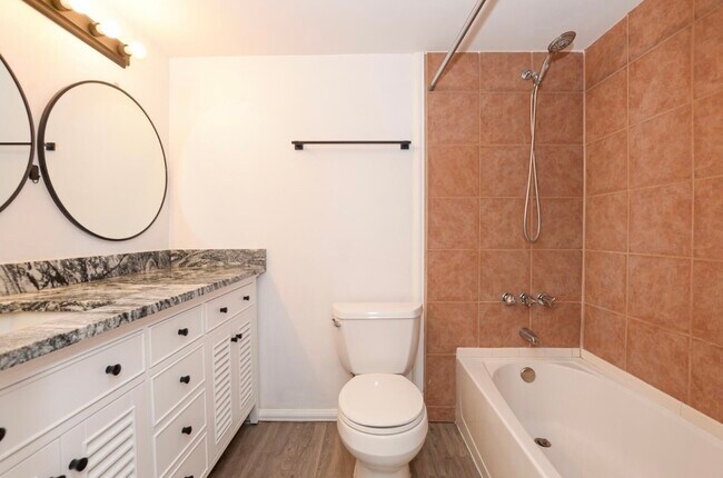 Building Photo - 800 NW Fork Rd