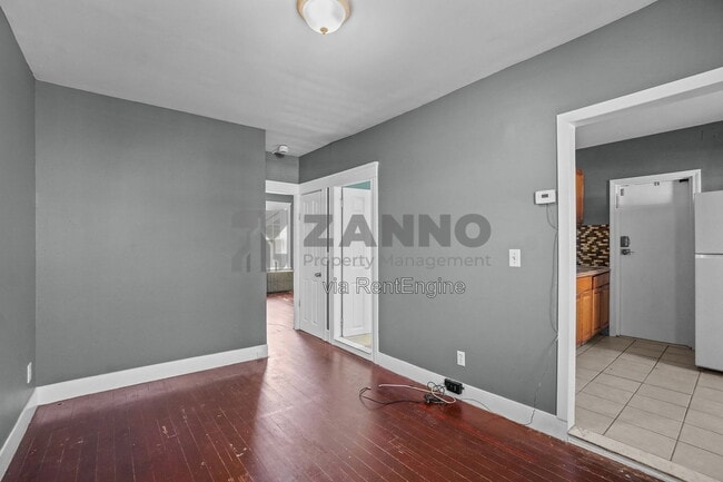 Building Photo - 72 Mowry St