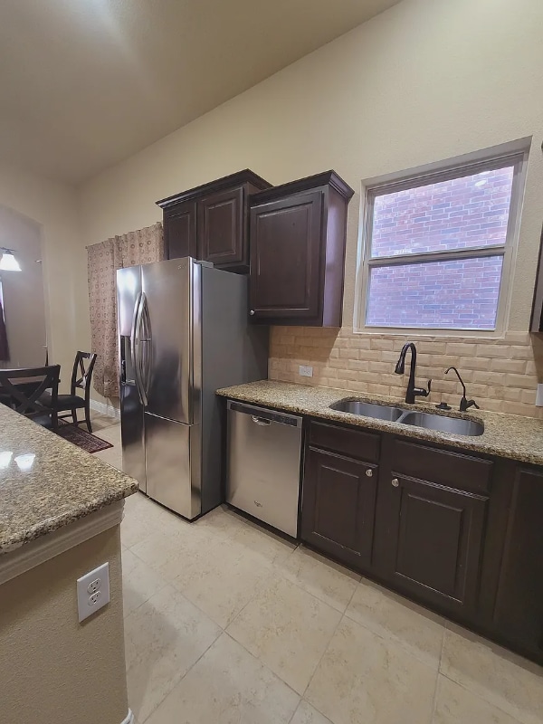 Building Photo - 10632 Helen Dr