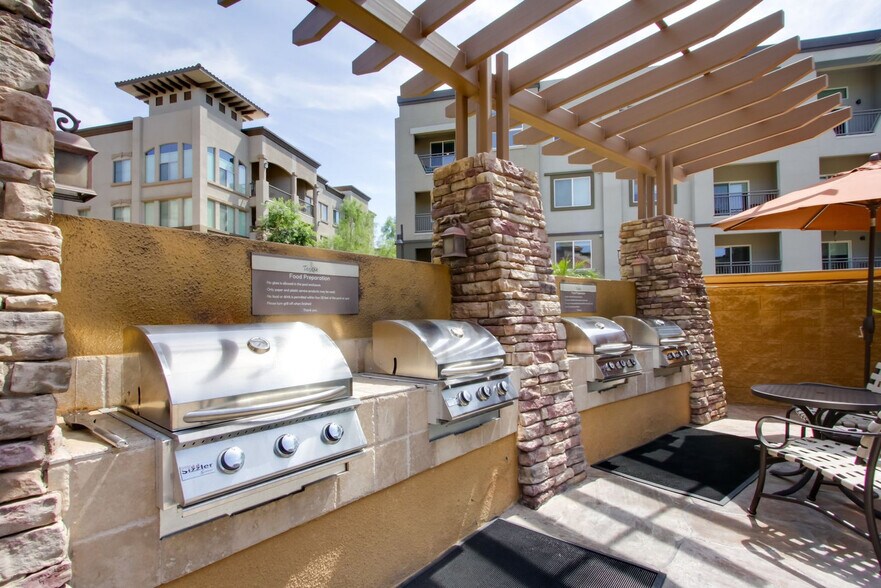 Building Photo - 5350 E Deer Valley Dr