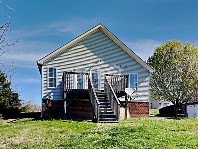 Building Photo - 521 Brummell Ln