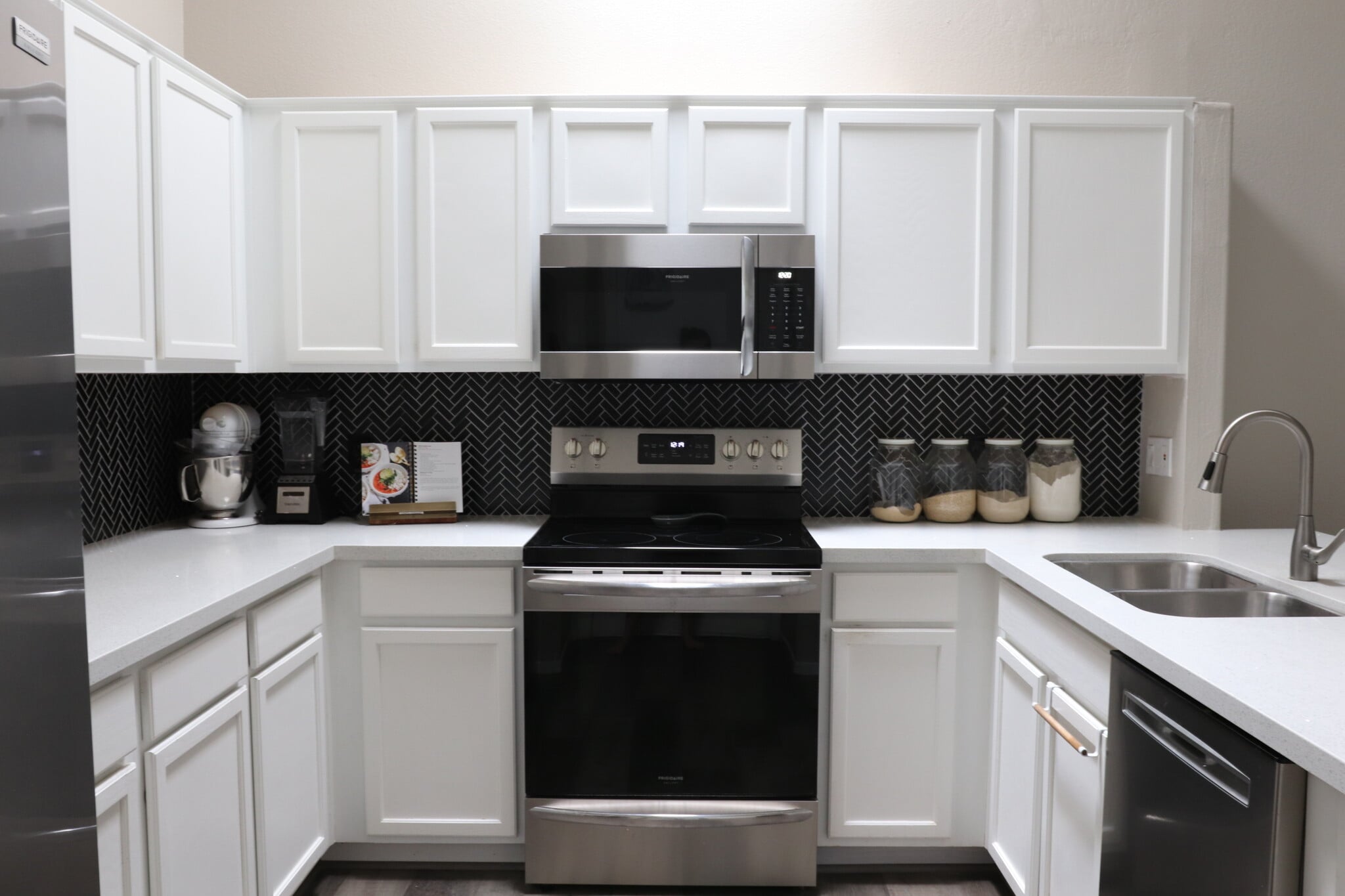 Building Photo - 64 N 63rd St