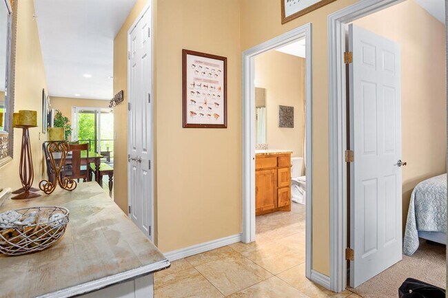Building Photo - 540 River Run