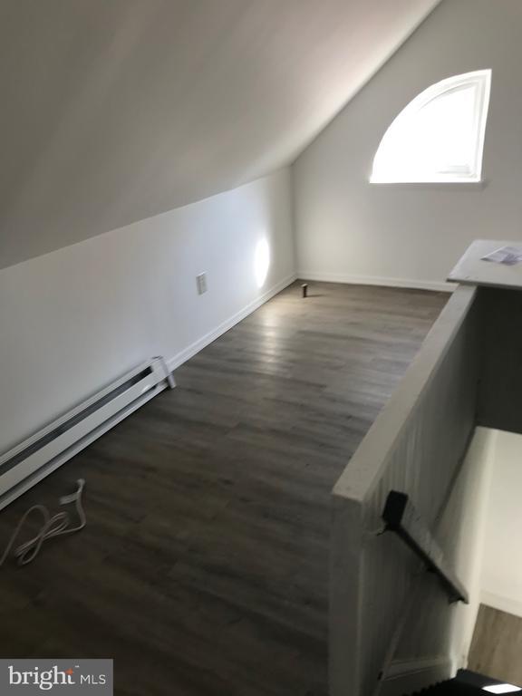 Building Photo - 4832 E Roosevelt Blvd