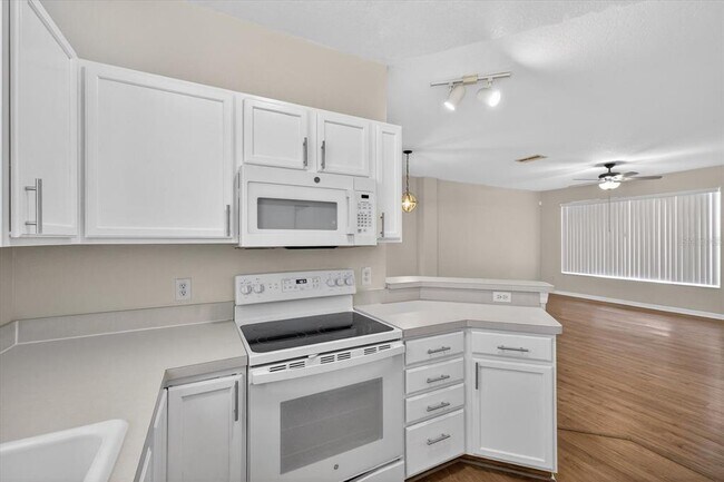 Building Photo - 11047 Black Swan Ct