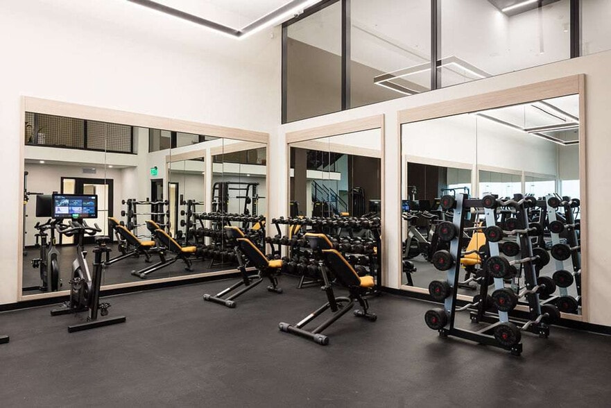 Building Photo - 225 N Miami Ave