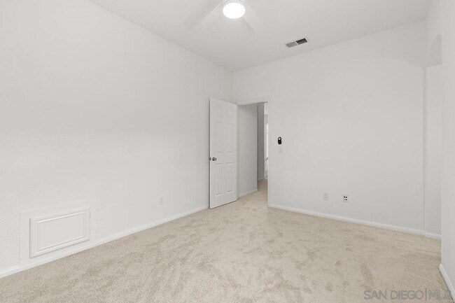 Building Photo - 11370 W San Raphael