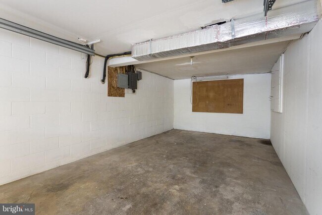 Building Photo - 16742 Ridge Rd