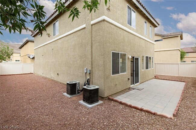 Building Photo - 9933 Carrizo Springs Ave
