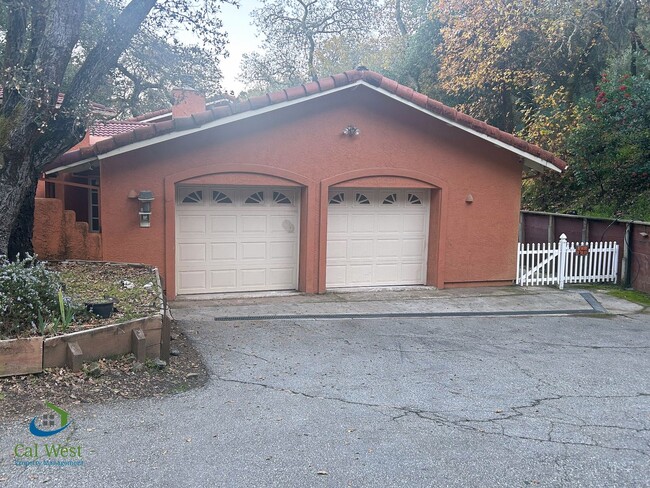 Primary Photo - $4,595 - Large Gorgeous 3/2 Tri-Level Home with Beautiful Views in Gilroy near Wineries