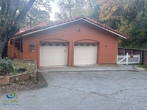 Building Photo - $4,595 - Large Gorgeous 3/2 Tri-Level Home with Beautiful Views in Gilroy near Wineries