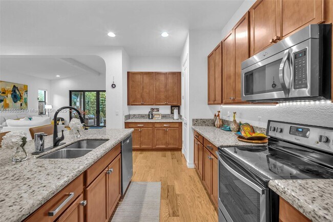 Building Photo - 1281 SW 113th Way