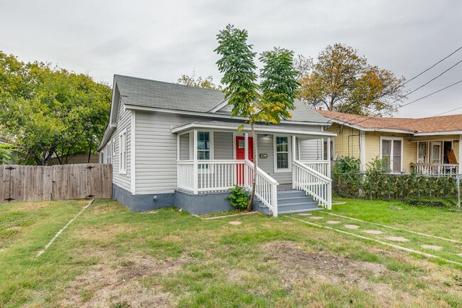 Building Photo - CHARMING 3-BEDROOM IN DENVER HEIGHTS