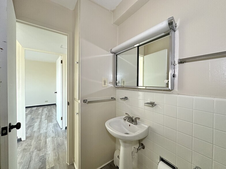 Building Photo - 1400 Chicago Ave