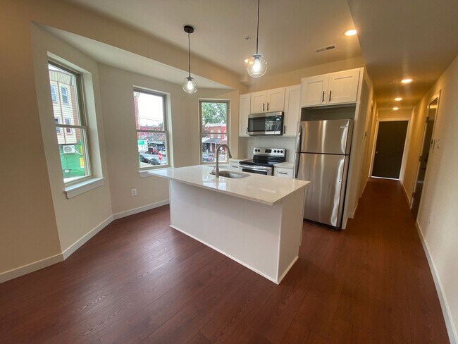 Primary Photo - 5501 Master St