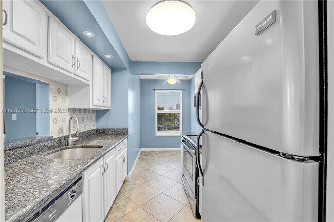 Building Photo - 777 S Federal Hwy