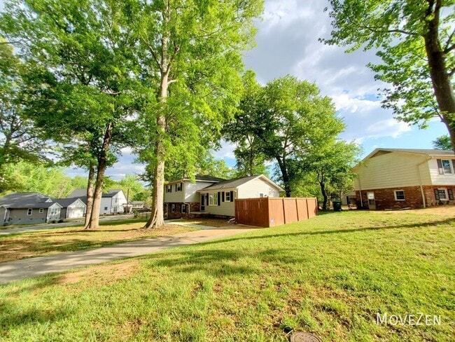 Building Photo - 202 Newgate Dr