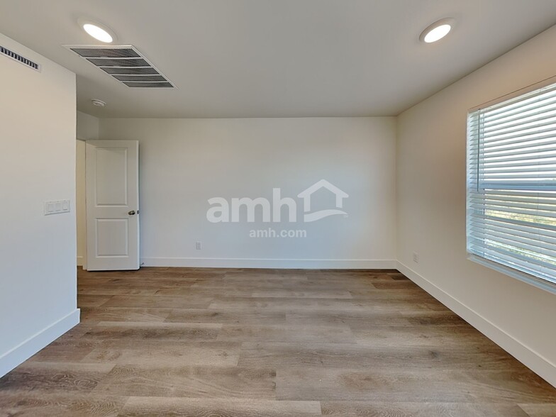 Building Photo - 4266 Halo Hollyhock St