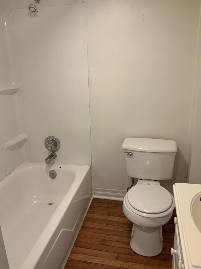 Building Photo - 344 Watt St