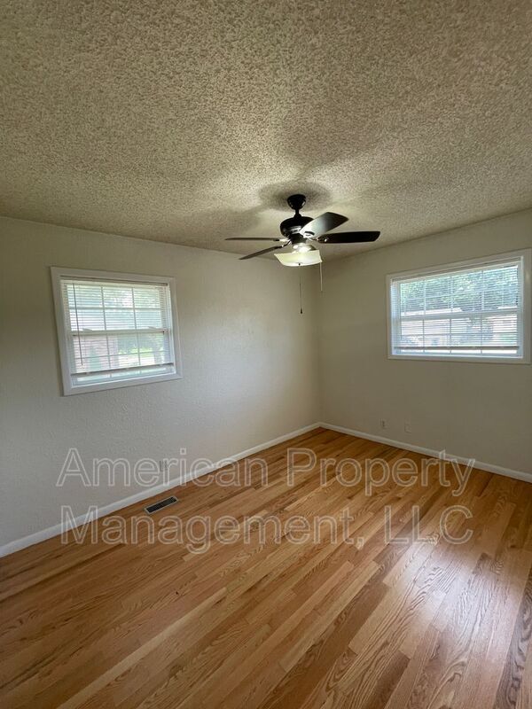 Building Photo - 2907 S 67th E Ave