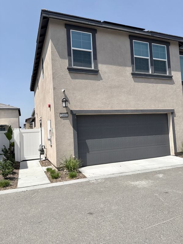 Building Photo - 2448 Powell Dr