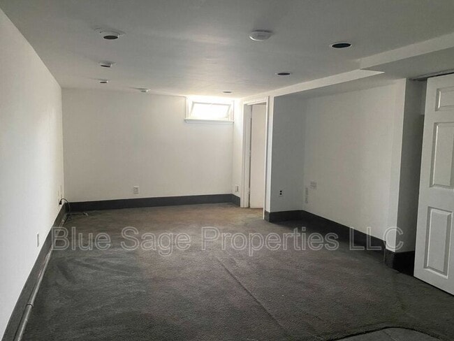 Building Photo - 229 Spruce St