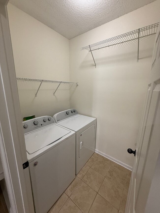 Building Photo - CORDOVA 3 BED 3 BATH RENTAL HOME NEAR SHEL...