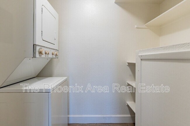 Building Photo - 16657 E Gunsight Dr