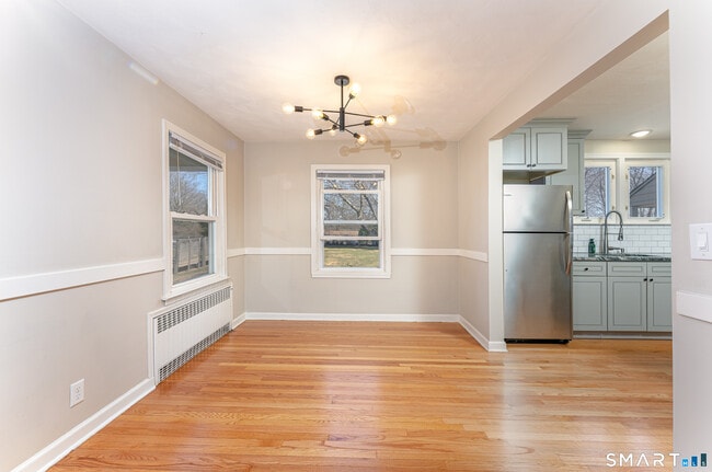 Building Photo - 233 Unionville Ave