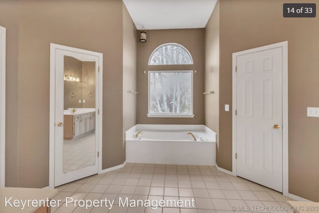 Building Photo - 4 br, 3.5 bath House - 5735 E 79th St