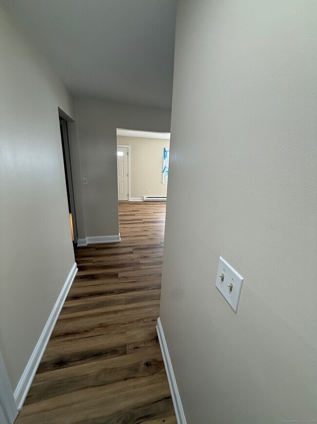 Building Photo - 19 Judson Ave