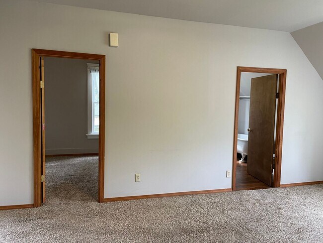 Building Photo - M1614 #1-3