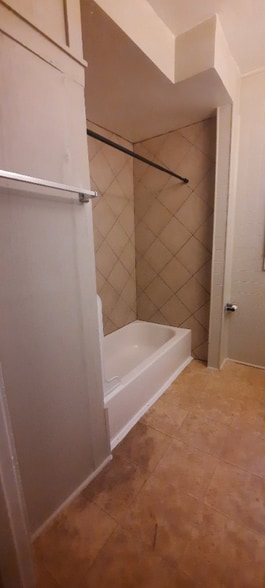 Building Photo - 636 Benton Ave