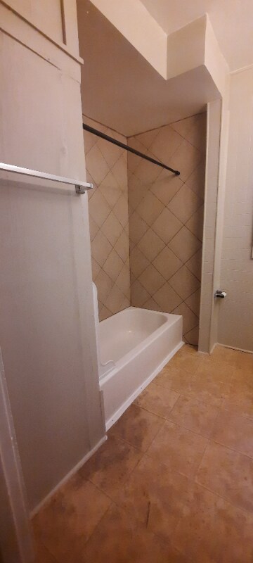 Building Photo - 636 Benton Ave