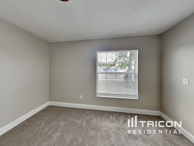 Building Photo - 116 Circle Hill Dr