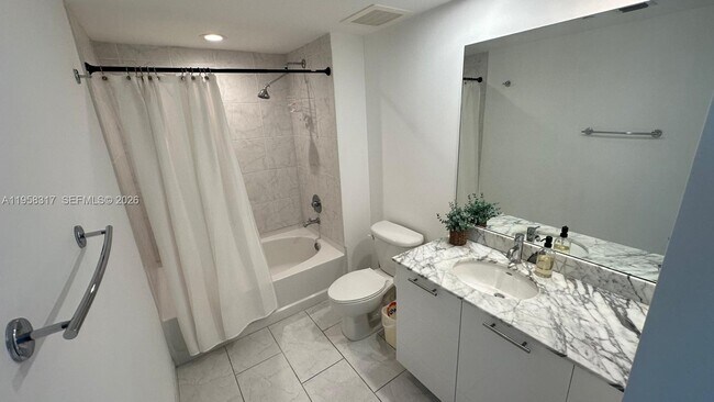 Building Photo - 951 Brickell Ave